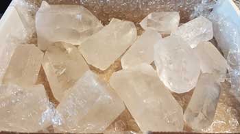 (image for) Flat of Rough Quartz Points (~3.0#) - Click Image to Close