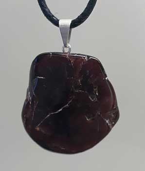 (image for) Garnet slice pendant